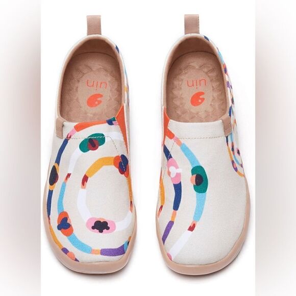 UIN Women's Slip On Canvas Lightweight Flats Sneakers Travel Shoes (Love Circle) - Picture 3 of 7